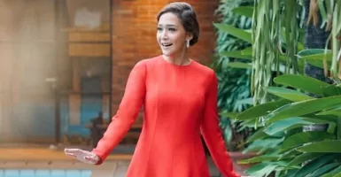 Anggunnya Maia Estianty Pakai Gaun Merah, Netizen: Real Queen