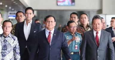 4 Gaya Menhan Prabowo Subianto: Gagah dan Beraura Presiden