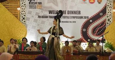 Kearifan Budaya Yogya Pukau Delegasi Simposium Tekstil ASEAN