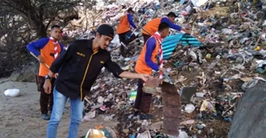 Aksi Bersih Pantai Leato Selatan Pungut 831 Kg Sampah