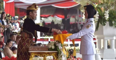 Bersama Menteri Kenakan Busana Adat, Jokowi Pilih Klungkung Bali
