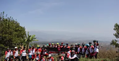 Komunitas Sepeda Santacruz, Bagikan Pengalaman Upacara di Ciremai