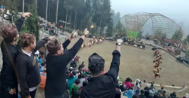 Begini Keseruan Festival Jathilan Bromo 2019