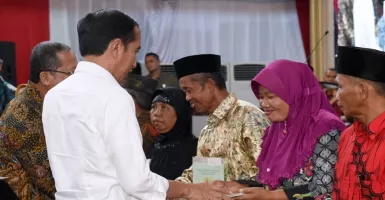Jokowi Serahkan 3.800 Sertifikat Tanah untuk Warga Purworejo