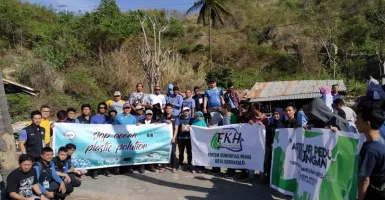 Gerakan Yuk Bersih Pantai, Gorontalo Angkut 4 Ton Sampah Plastik
