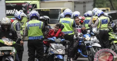 Ribuan Polisi Diterjunkan Razia Kendaraan