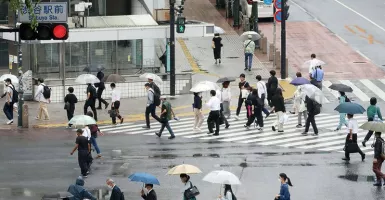 Tokyo Kelabakan, Kasus Baru COVID-19 Pecahkan Rekor