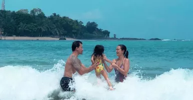 Pantai Sukses Bikin Atiqah Hasiholan dan Rio Dewanto Jatuh Cinta