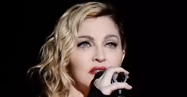 Madonna Rupanya Suka Molor Saat Konser, Pantas Saja Kena Gugatan