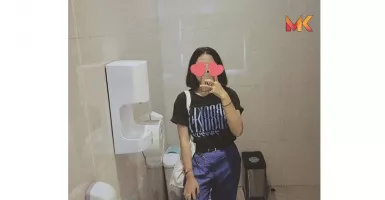 Remaja Selfie di Toilet Mal, Tak Sadar Ada Penampakan Hantu