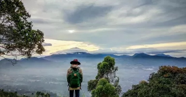 Spot Wisata Bandung ini Tempatnya Belajar Mendaki