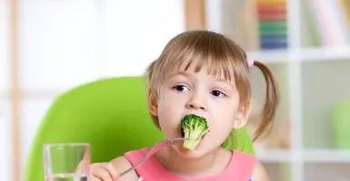 Jurus Pemungkas Agar Anak Mau Makan Sayur