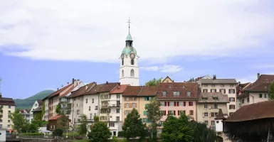Fenomena Aneh, Hujan Cokelat terjadi di Swiss