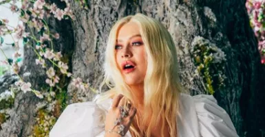 Christina Aguilera Nyanyikan Ulang OST Film Mulan