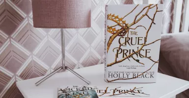 The Cruel Prince, Novel Fantasi tentang Konflik Kerajaan 