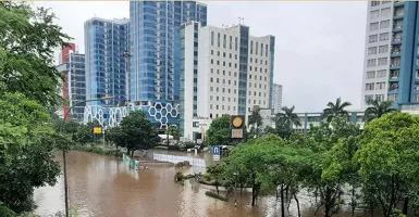 Jakarta Banjir, Saatnya Wanita Cerdas Itu Gantikan Anies?