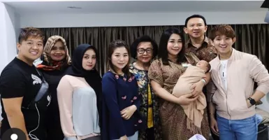 Ahok & Puput Buat Foto Keluarga, Netizen Tak Sabar Lihat Hasilnya