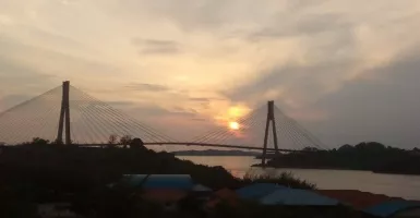 Indahnya Pemandangan Jembatan Raja Haji Fisabilillah di Batam
