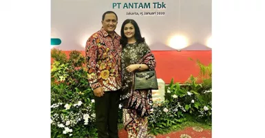 Cantiknya Bella Saphira Dampingi Suami Pakai Batik Trusmi Cirebon