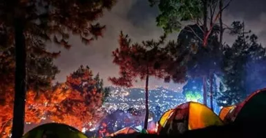 Di Spot Wisata Bandung ini, Bisa Camping Sambil Lihat Pemandangan