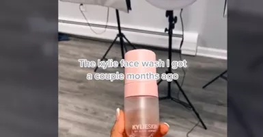Waduh, Produk Skincare Kylie Jenner Malah Bikin Toilet Kinclong