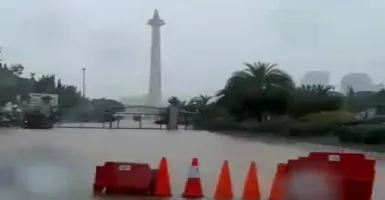 Diguyur Hujan Kawasan Monas Banjir