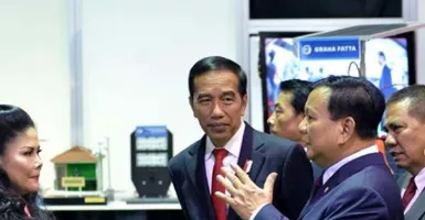 Lihatlah, Tatapan Jokowi saat Prabowo Bicara