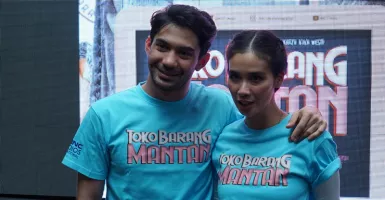 Duet Perdana Marsha Timothy & Reza Rahadian di Toko Barang Mantan