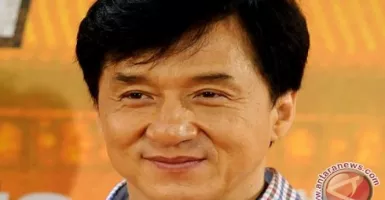 Jackie Chan Terinfeksi Virus Corona?