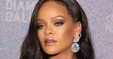 Rambut Berkilau, Rihanna Gunakan Minyak Zaitun Rp 71 Ribu Saja