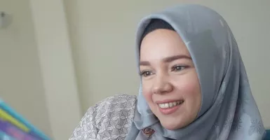 Tren Busana Muslim 2020, Dewi Sandra: Boleh Modis Asal Sesuai