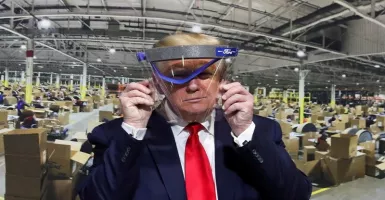 Tak Pakai Masker, Donald Trump Disebut Presiden Bodoh