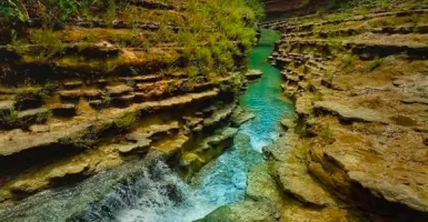 Yuk Wisata ke Kalinanas, Sungai yang Diapit Dinding Purba
