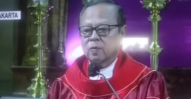 Tanpa Umat, Misa Jumat Agung di Katedral Jakarta Tetap Bermakna