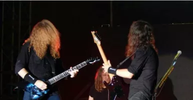 Donasi Lawan Corona, Gitar Bertanda Tangan Megadeth Siap Dilelang