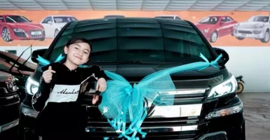 Aryanna Alyssa Dezek Bocah 12 Tahun Beli Mobil Mewah