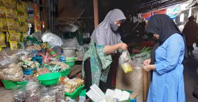 Hari Koperasi 12 Juli, Pedagang Pasar Tradisional Diguyur Sembako