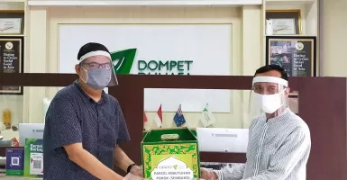 OPPO Menyerahkan Donasi Terakhir ke Dompet Dhuafa