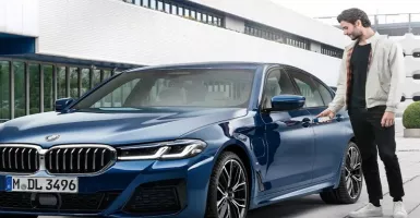 Keren, Starter Mobil BMW Seri 5 Bisa Pakai iPhone