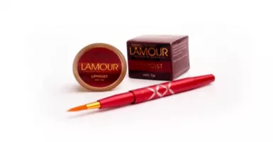 Lamour Lipmoist, Pelembap Bibir yang Kaya Vitamin