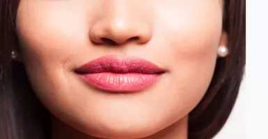 3 Rekomendasi Lip Tint agar Bibir Merah Natural Bak Artis Korea
