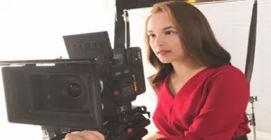 Keren Banget, Chelsea Islan Bersiap jadi Sutradara Film