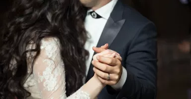 5 Lagu Romantis Favorit Paling Sering Diputar di Pernikahan