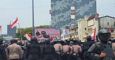 Mahasiwa Demo Kepung Istana, Jokowi Ke mana?