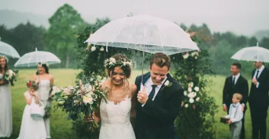 Tips Aman Menggelar Pernikahan di Musim Hujan
