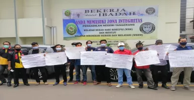 Puluhan Warga Geruduk PN Tangerang