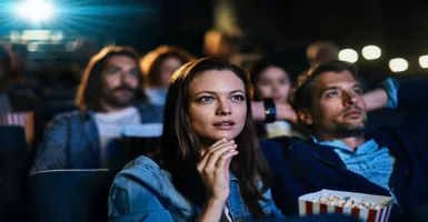 Duh! Nonton Bioskop Enggak Boleh Sambil Makan Popcorn, Mengapa?