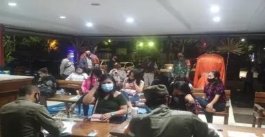 Polisi Bubarkan Panti Pijat di Kebon Jeruk Melanggar PSBB