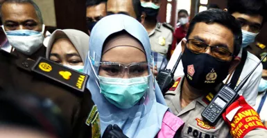 Cengengesan, Jaksa Pinangki Lecehkan Pengadilan, Hakim Murka