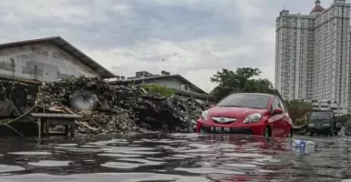 3 Cara Mengendarai Mobil saat Banjir, Dijamin Aman